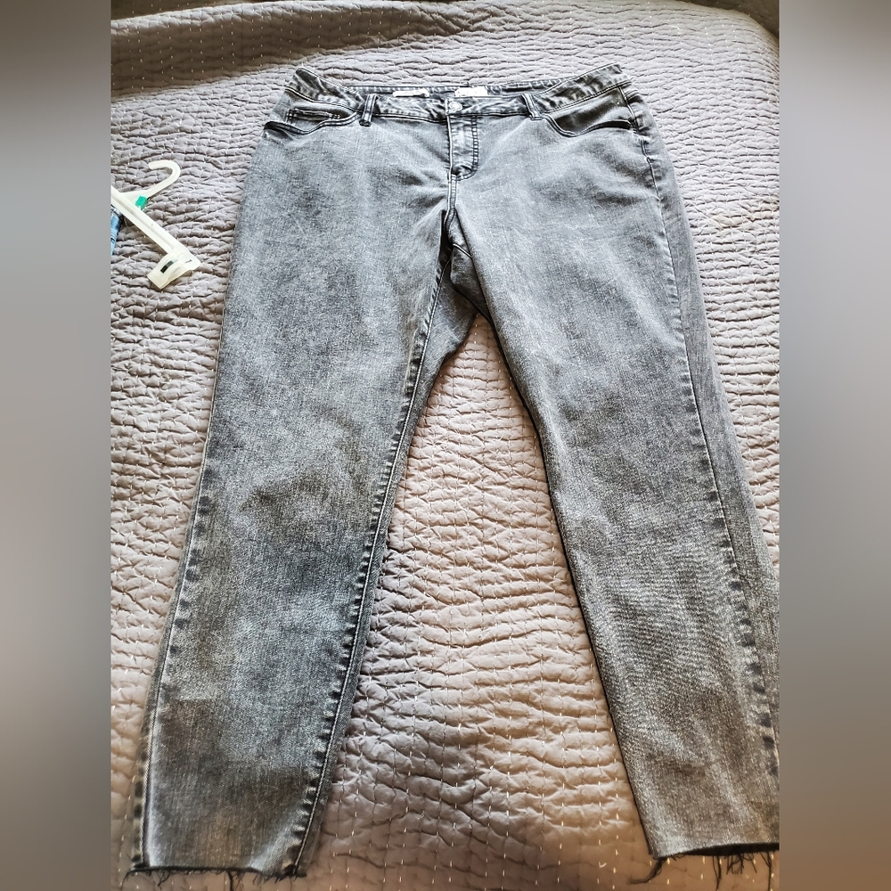 Ava & Viv Mid Rise Skinny Jeans